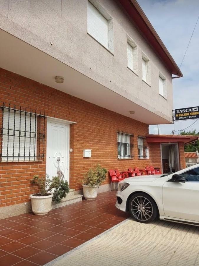 Pension Paxaro Negro Sanxenxo Exterior photo